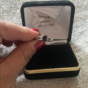 White Gold Ring with sapphire and diamonds